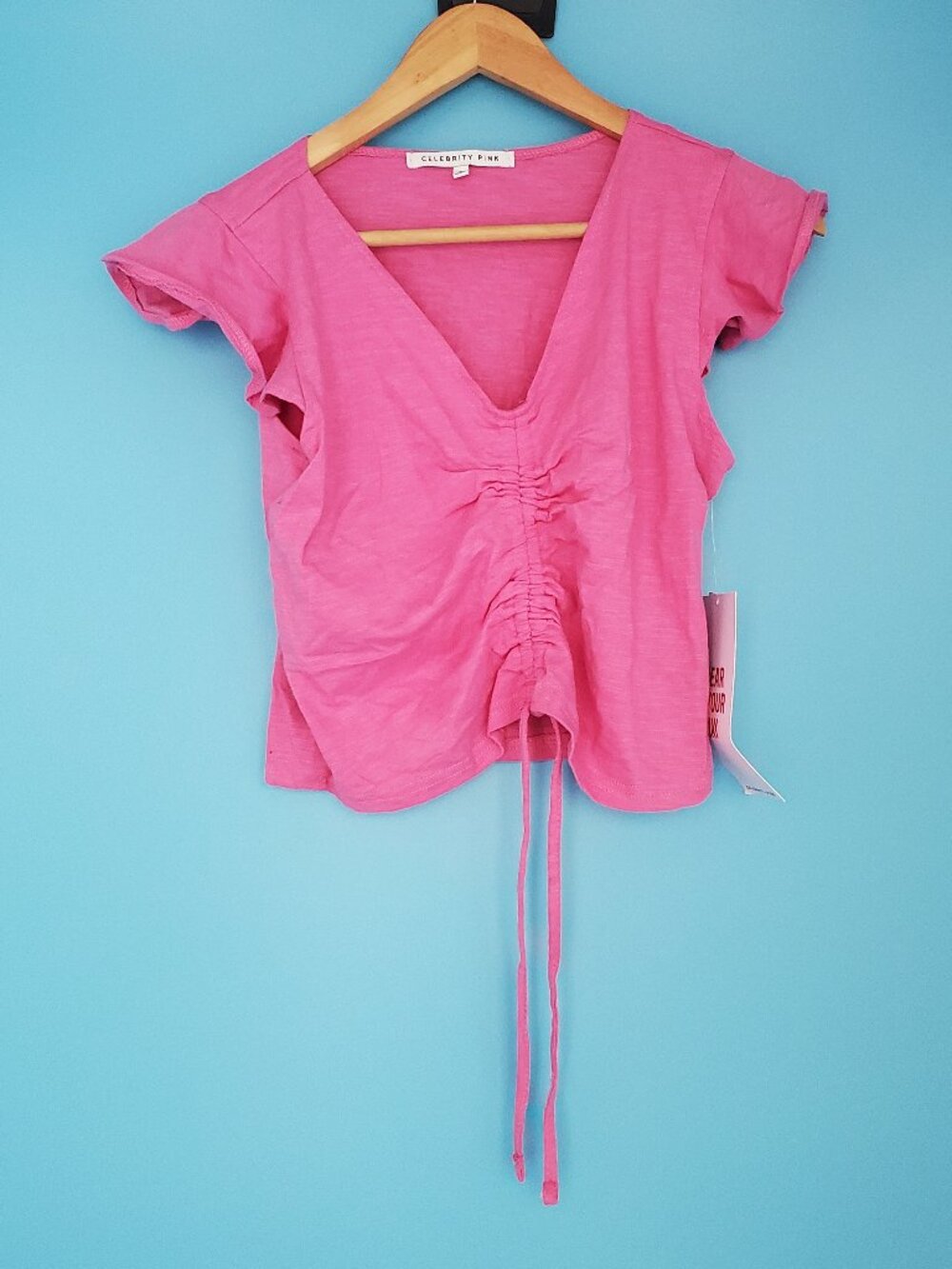 Celebrity Pink Top Size Small Pink Cropped V-Neck Cap Sleeve